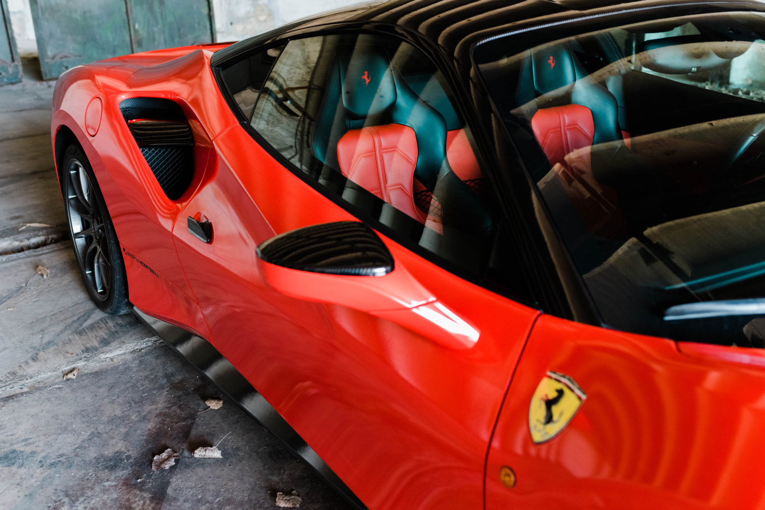 Ferrari külső és belső dizájn